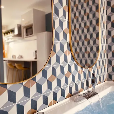 La Balneo De L'imperatrice Anastasia - 306 Apartment Rouen