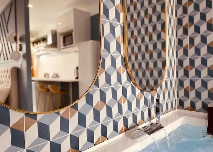 La Balneo De L'imperatrice Anastasia - 306 Apartment Rouen